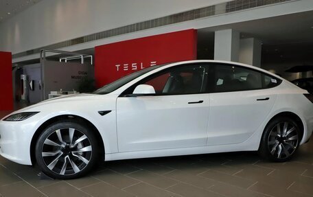 Tesla Model 3 I, 2025 год, 6 129 000 рублей, 4 фотография