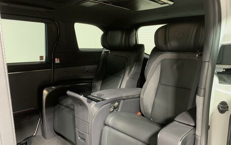 Lexus LM, 2024 год, 22 990 000 рублей, 27 фотография