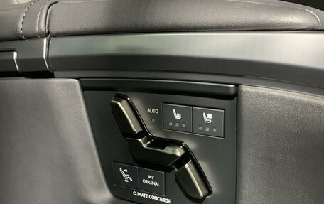 Lexus LM, 2024 год, 22 990 000 рублей, 24 фотография