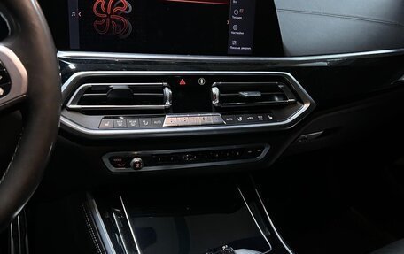 BMW X5, 2019 год, 6 300 000 рублей, 11 фотография