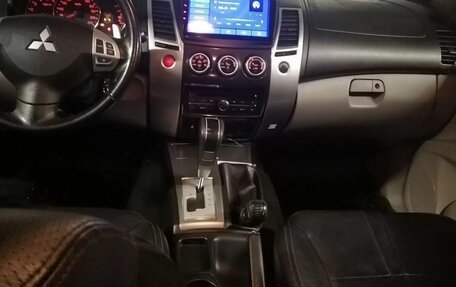 Mitsubishi Pajero Sport II рестайлинг, 2012 год, 1 500 000 рублей, 7 фотография