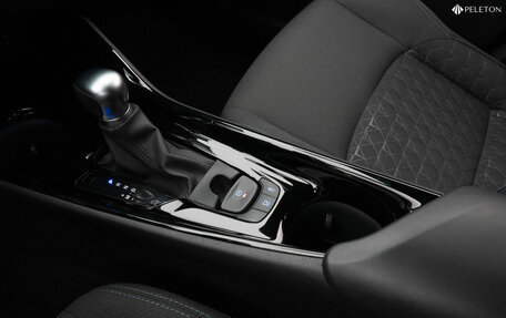 Toyota C-HR I рестайлинг, 2020 год, 2 780 000 рублей, 15 фотография