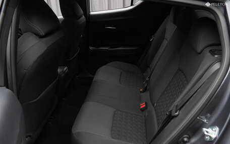 Toyota C-HR I рестайлинг, 2020 год, 2 780 000 рублей, 14 фотография