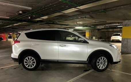 Toyota RAV4, 2018 год, 3 000 000 рублей, 12 фотография