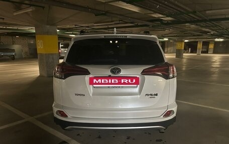 Toyota RAV4, 2018 год, 3 000 000 рублей, 14 фотография