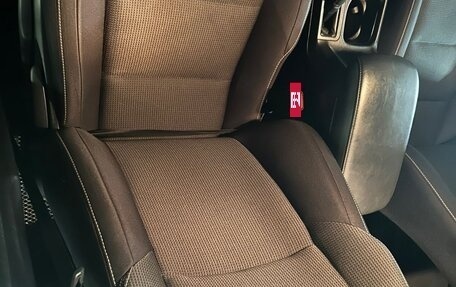 Toyota RAV4, 2018 год, 3 000 000 рублей, 21 фотография