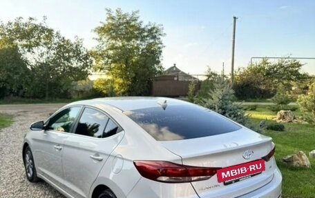 Hyundai Elantra VI рестайлинг, 2018 год, 1 340 000 рублей, 4 фотография