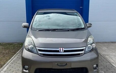 Toyota ISis I, 2011 год, 1 100 000 рублей, 1 фотография