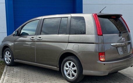 Toyota ISis I, 2011 год, 1 100 000 рублей, 6 фотография