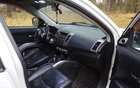 Mitsubishi Outlander III рестайлинг 3, 2008 год, 870 000 рублей, 8 фотография