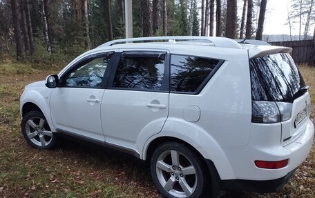Mitsubishi Outlander III рестайлинг 3, 2008 год, 870 000 рублей, 4 фотография