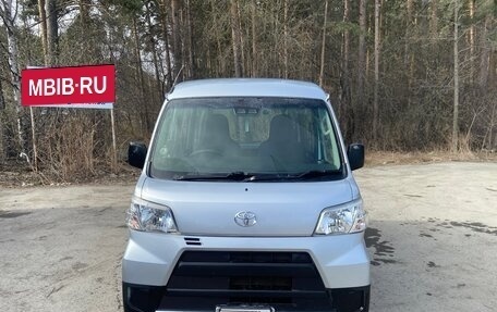 Toyota Pixis Van I, 2018 год, 1 200 000 рублей, 2 фотография