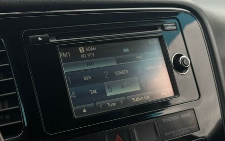 Mitsubishi Outlander III рестайлинг 3, 2015 год, 1 550 000 рублей, 19 фотография