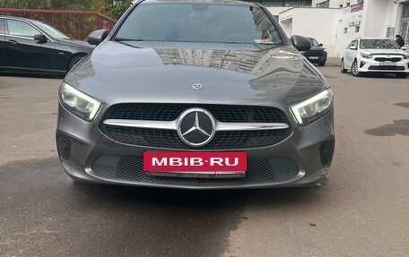 Mercedes-Benz A-Класс, 2019 год, 2 290 000 рублей, 2 фотография