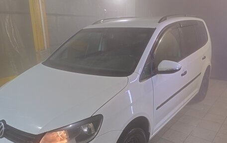 Volkswagen Touran III, 2014 год, 799 000 рублей, 1 фотография