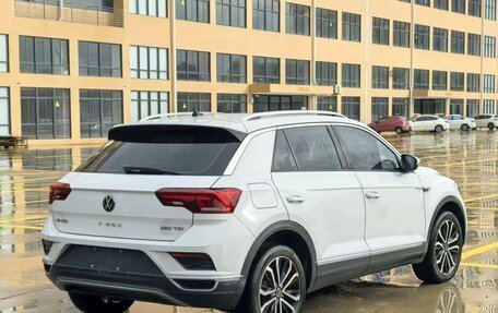 Volkswagen T-Roc I, 2021 год, 1 750 000 рублей, 2 фотография
