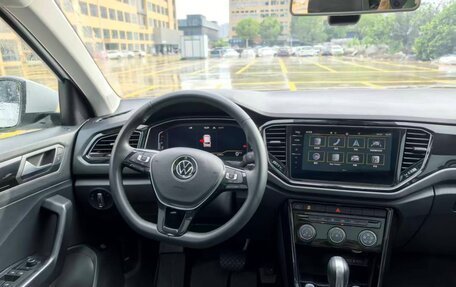 Volkswagen T-Roc I, 2021 год, 1 750 000 рублей, 12 фотография