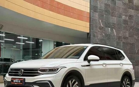 Volkswagen Tiguan II, 2022 год, 1 822 277 рублей, 1 фотография