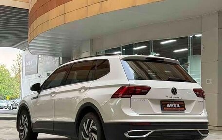 Volkswagen Tiguan II, 2022 год, 1 822 277 рублей, 4 фотография