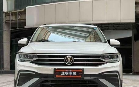 Volkswagen Tiguan II, 2022 год, 1 822 277 рублей, 2 фотография