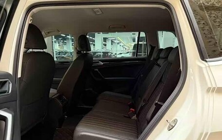 Volkswagen Tiguan II, 2022 год, 1 822 277 рублей, 10 фотография