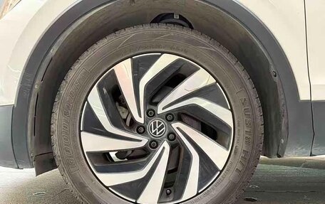 Volkswagen Tiguan II, 2022 год, 1 822 277 рублей, 13 фотография