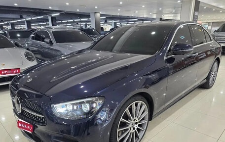 Mercedes-Benz E-Класс, 2022 год, 3 405 000 рублей, 1 фотография