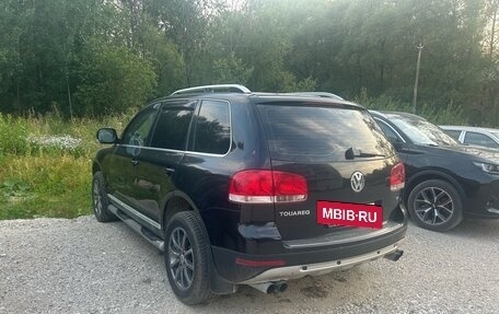 Volkswagen Touareg III, 2005 год, 650 000 рублей, 2 фотография