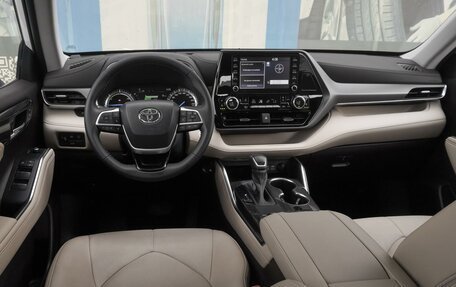 Toyota Highlander, 2022 год, 6 089 000 рублей, 6 фотография