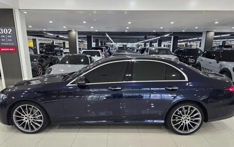 Mercedes-Benz E-Класс, 2022 год, 3 405 000 рублей, 9 фотография