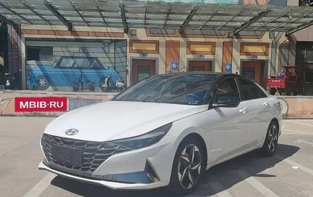 Hyundai Elantra, 2023 год, 1 050 000 рублей, 1 фотография