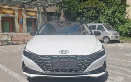 Hyundai Elantra, 2023 год, 1 050 000 рублей, 2 фотография