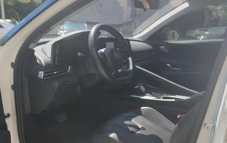 Hyundai Elantra, 2023 год, 1 050 000 рублей, 4 фотография