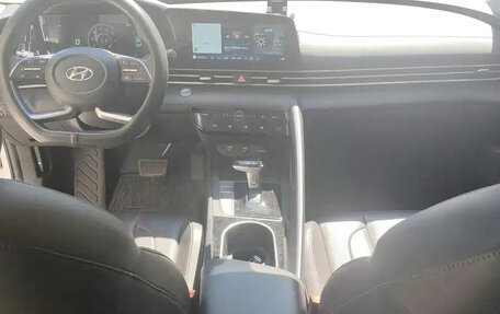 Hyundai Elantra, 2023 год, 1 050 000 рублей, 7 фотография