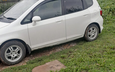 Honda Fit III, 2003 год, 370 000 рублей, 2 фотография