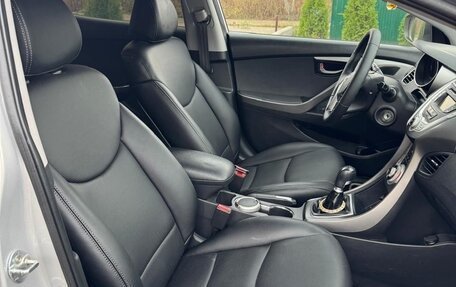 Hyundai Elantra V, 2011 год, 850 000 рублей, 4 фотография