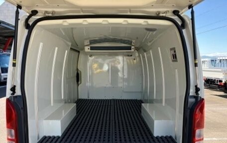 Toyota HiAce H200, 2024 год, 5 200 000 рублей, 4 фотография