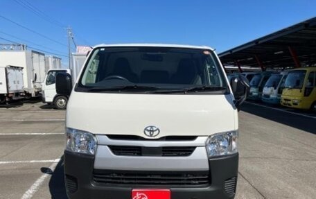 Toyota HiAce H200, 2024 год, 5 200 000 рублей, 6 фотография