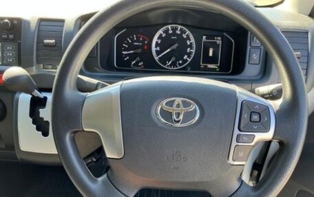 Toyota HiAce H200, 2024 год, 5 200 000 рублей, 30 фотография