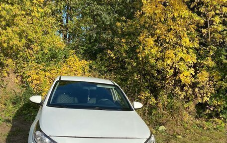 Hyundai Solaris II рестайлинг, 2017 год, 720 000 рублей, 1 фотография