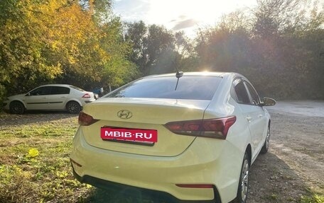 Hyundai Solaris II рестайлинг, 2017 год, 720 000 рублей, 2 фотография