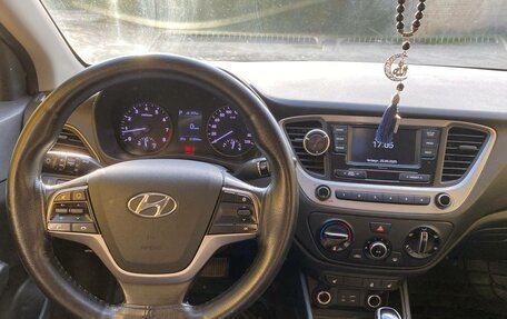 Hyundai Solaris II рестайлинг, 2017 год, 720 000 рублей, 7 фотография