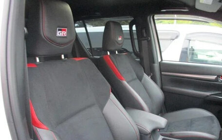 Toyota Hilux VIII, 2024 год, 4 650 000 рублей, 24 фотография