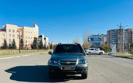 Chevrolet Niva I рестайлинг, 2018 год, 909 000 рублей, 3 фотография