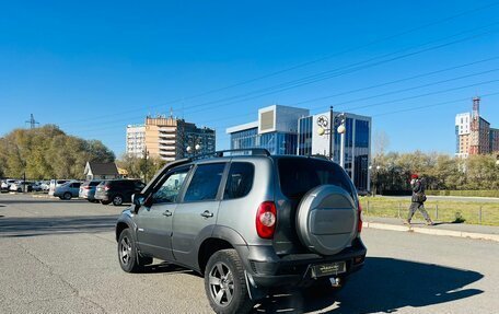 Chevrolet Niva I рестайлинг, 2018 год, 909 000 рублей, 8 фотография