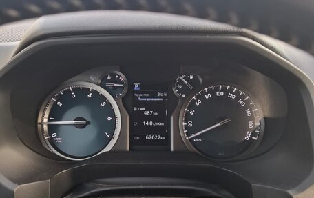 Toyota Land Cruiser Prado 150 рестайлинг 2, 2020 год, 6 850 000 рублей, 5 фотография