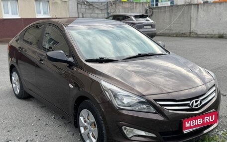 Hyundai Solaris II рестайлинг, 2015 год, 870 000 рублей, 1 фотография
