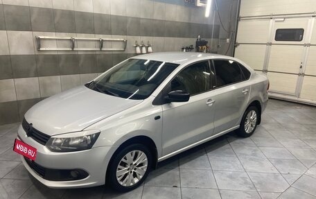 Volkswagen Polo VI (EU Market), 2014 год, 800 000 рублей, 2 фотография