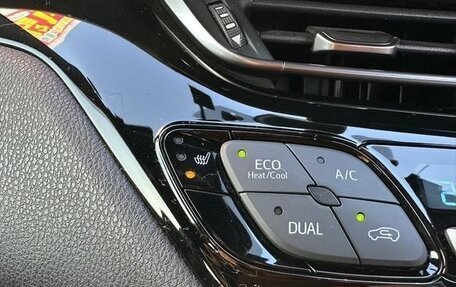 Toyota C-HR I рестайлинг, 2019 год, 1 445 000 рублей, 17 фотография