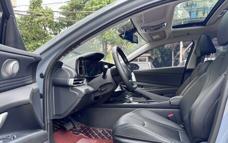 Hyundai Elantra, 2022 год, 1 530 000 рублей, 10 фотография